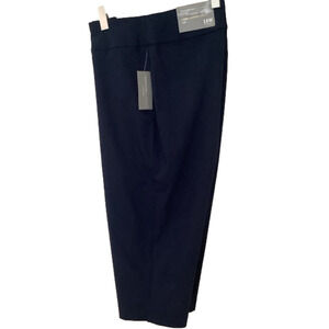 NWT 16W Navy  Blue Capri Pant